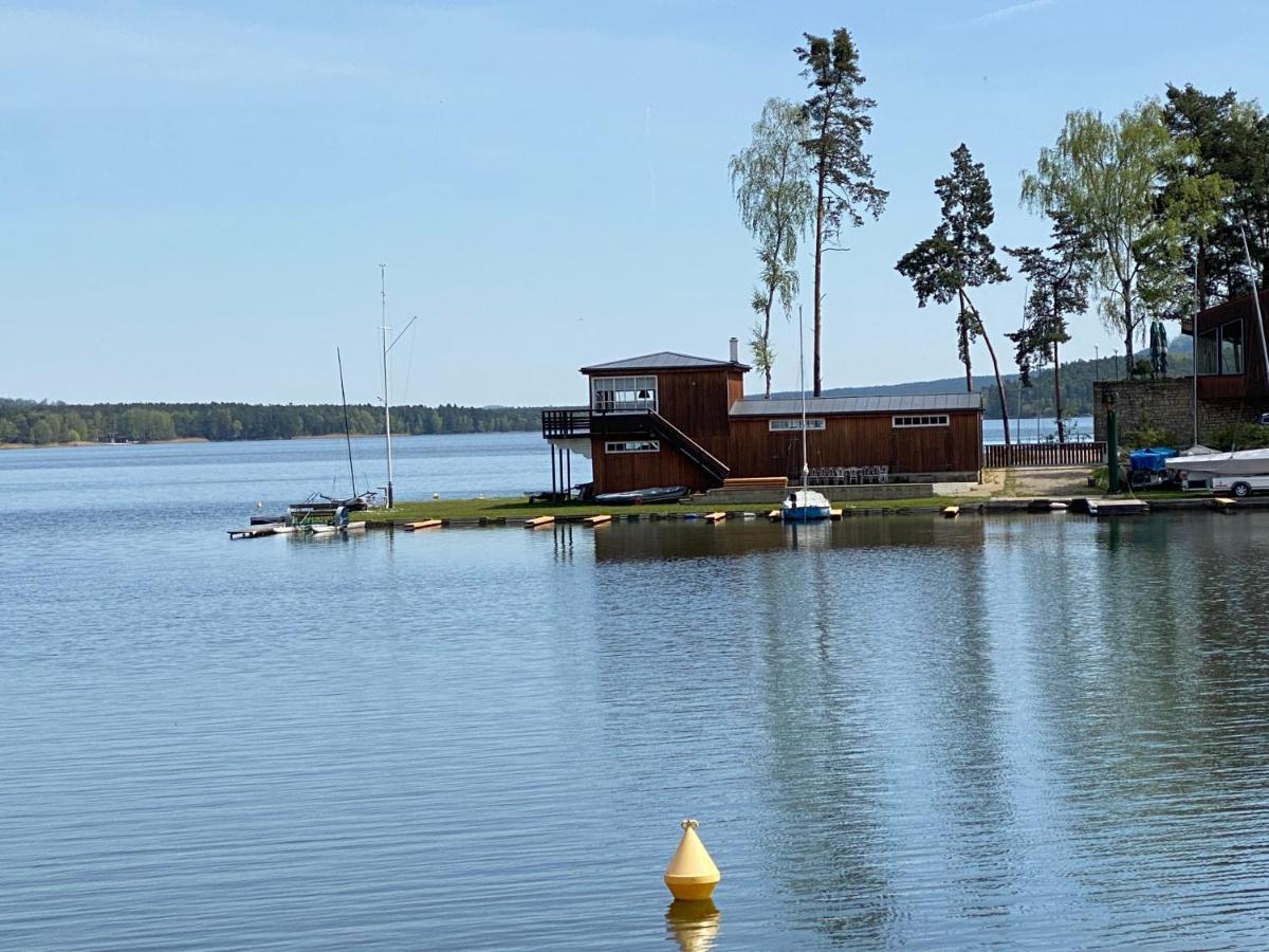 Apartman V Lakeparku Staré Splavy Екстериор снимка